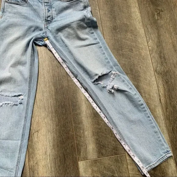 American Eagle Vintage Hi-Rise Jeans Size 2 Light Wash Distressed Ripped Holes - Picture 6 of 12